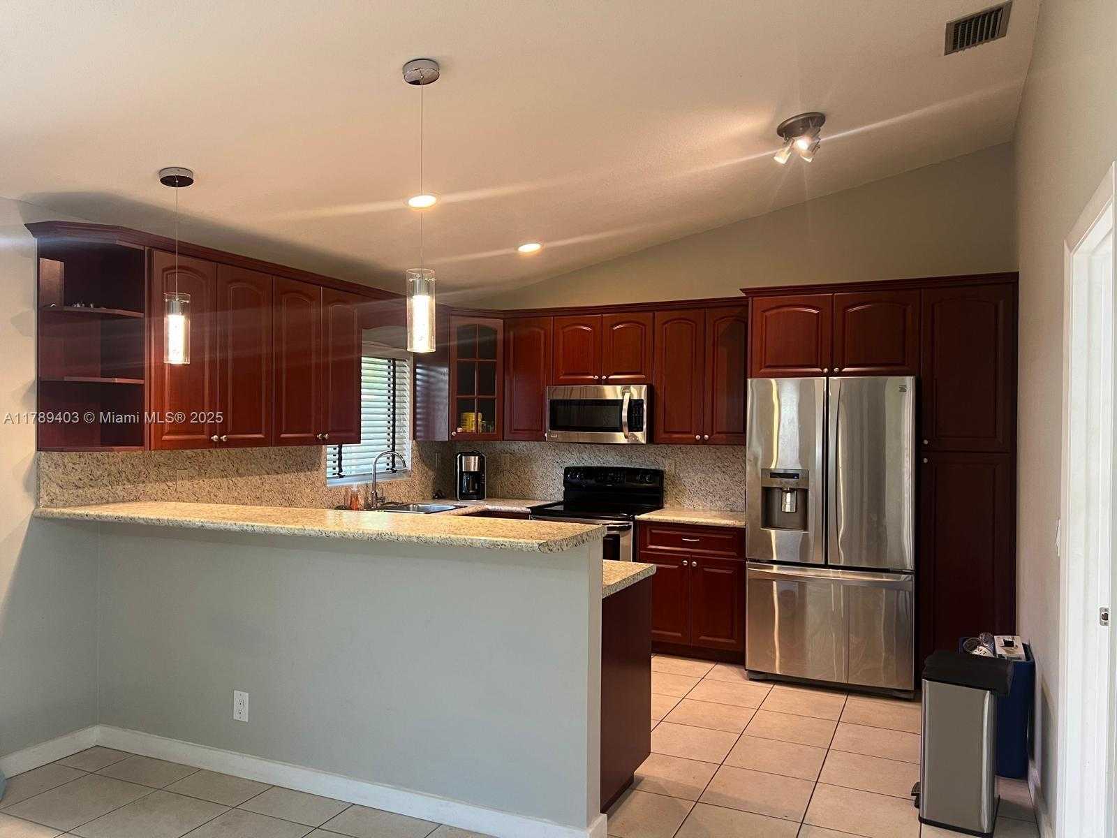 Small Image of 7522 SOUTH WEST 6TH ST, North Lauderdale Number 5