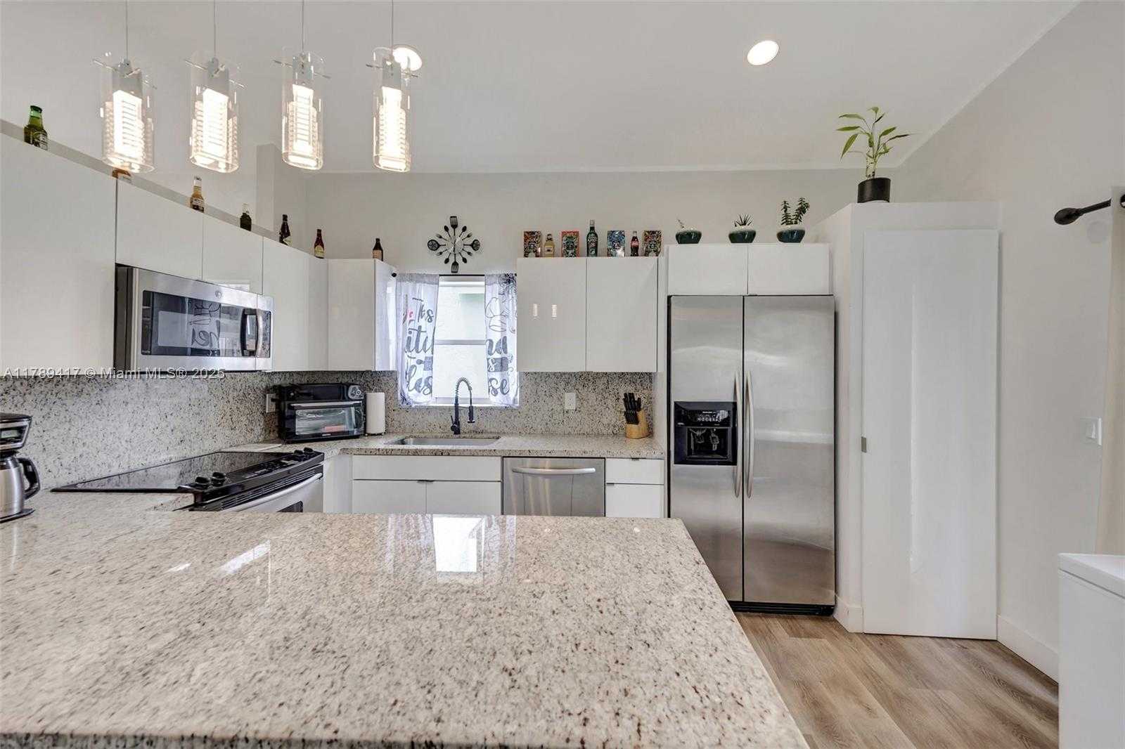 Small Image of 12113 SOUTH WEST 249TH ST, Homestead Number 3