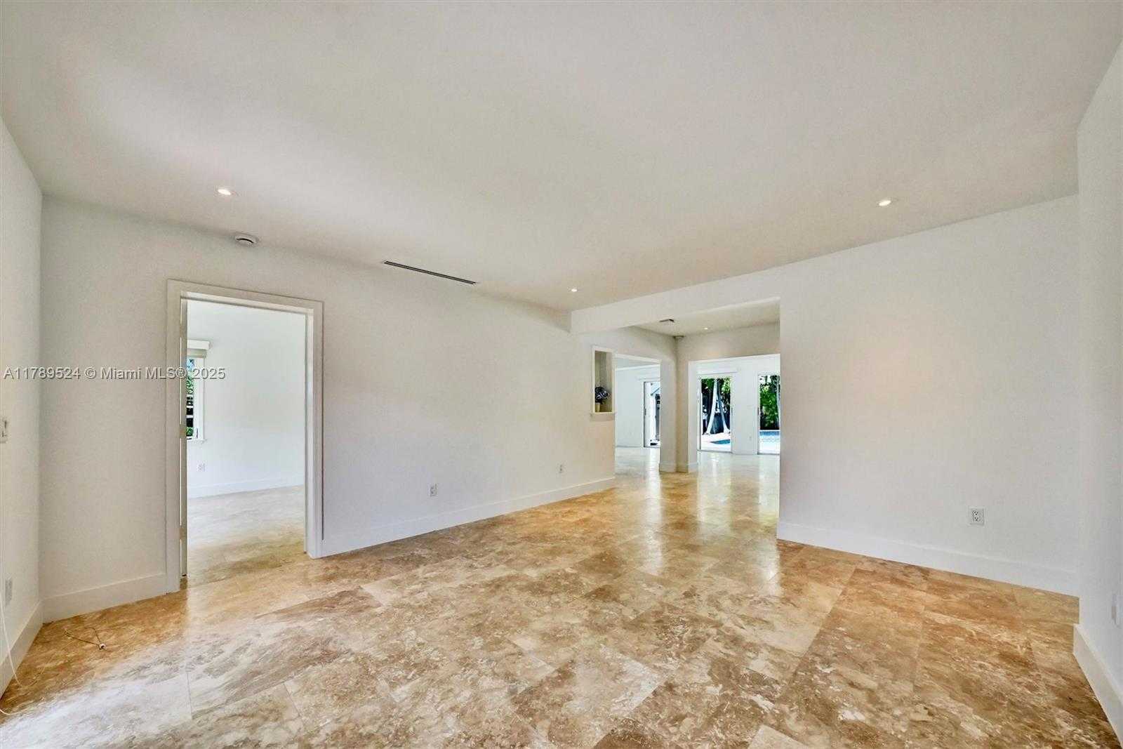 Small Image of 255 RIDGEWOOD RD, Key Biscayne Number 11