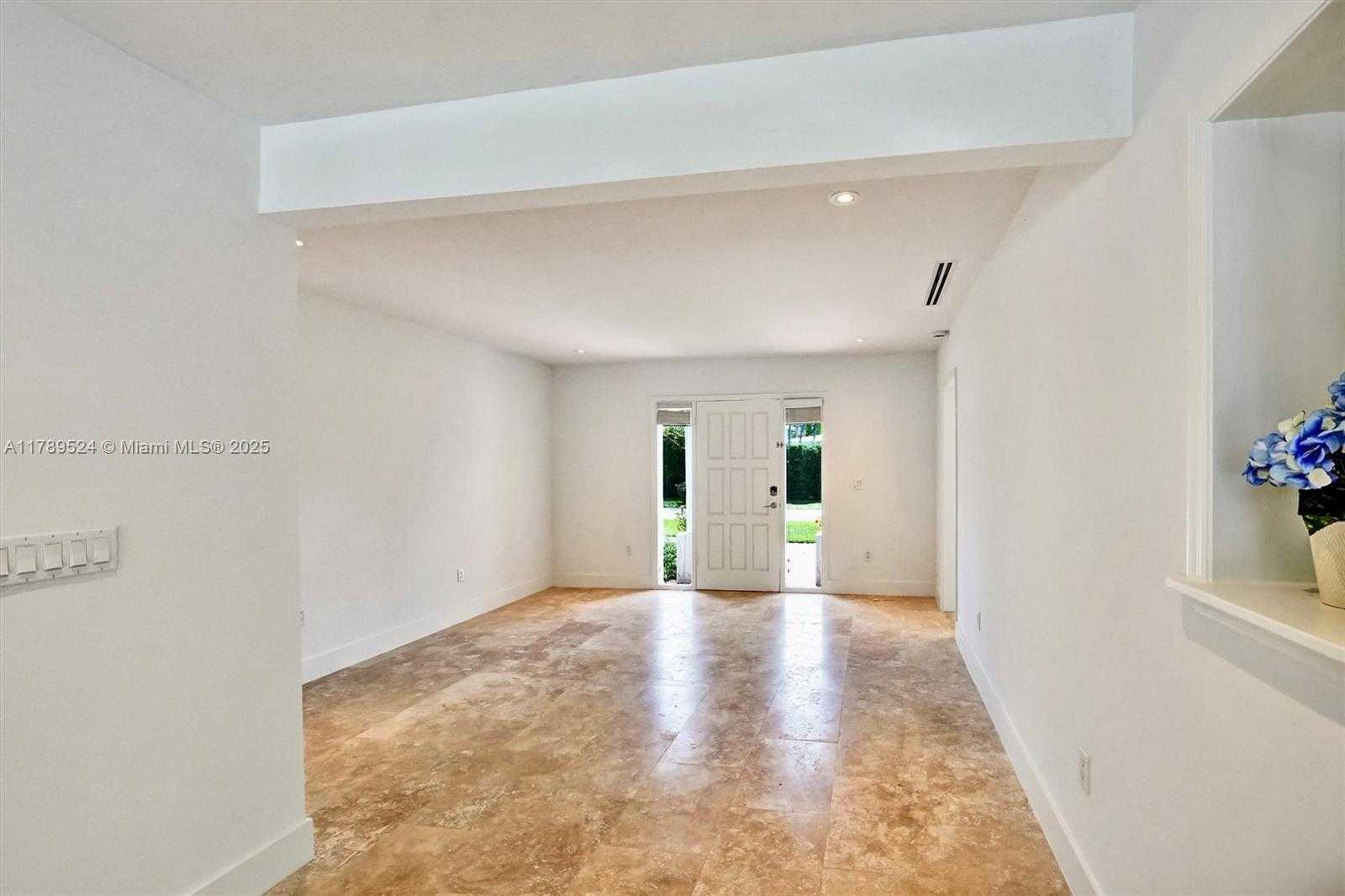 Small Image of 255 RIDGEWOOD RD, Key Biscayne Number 12