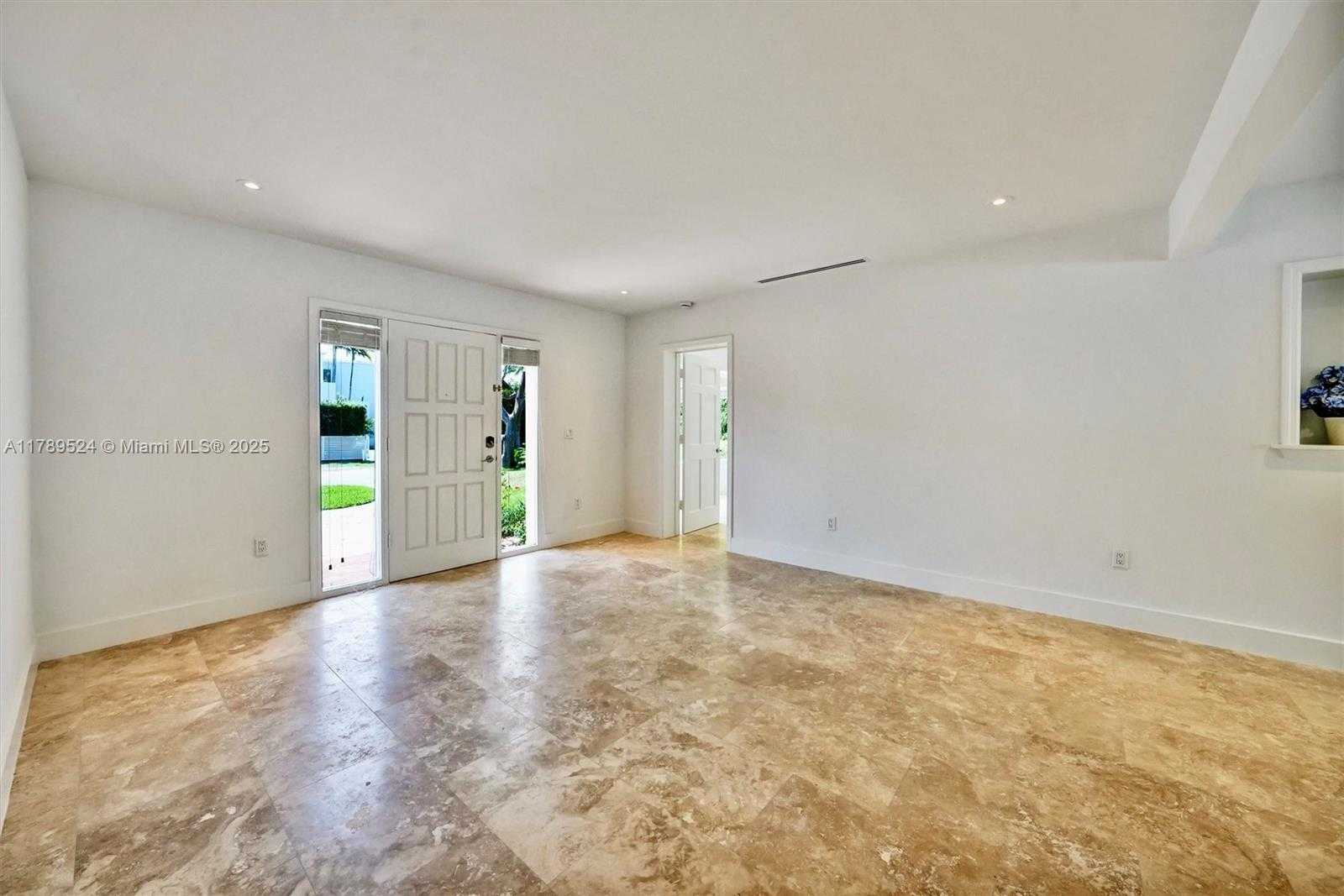 Small Image of 255 RIDGEWOOD RD, Key Biscayne Number 13