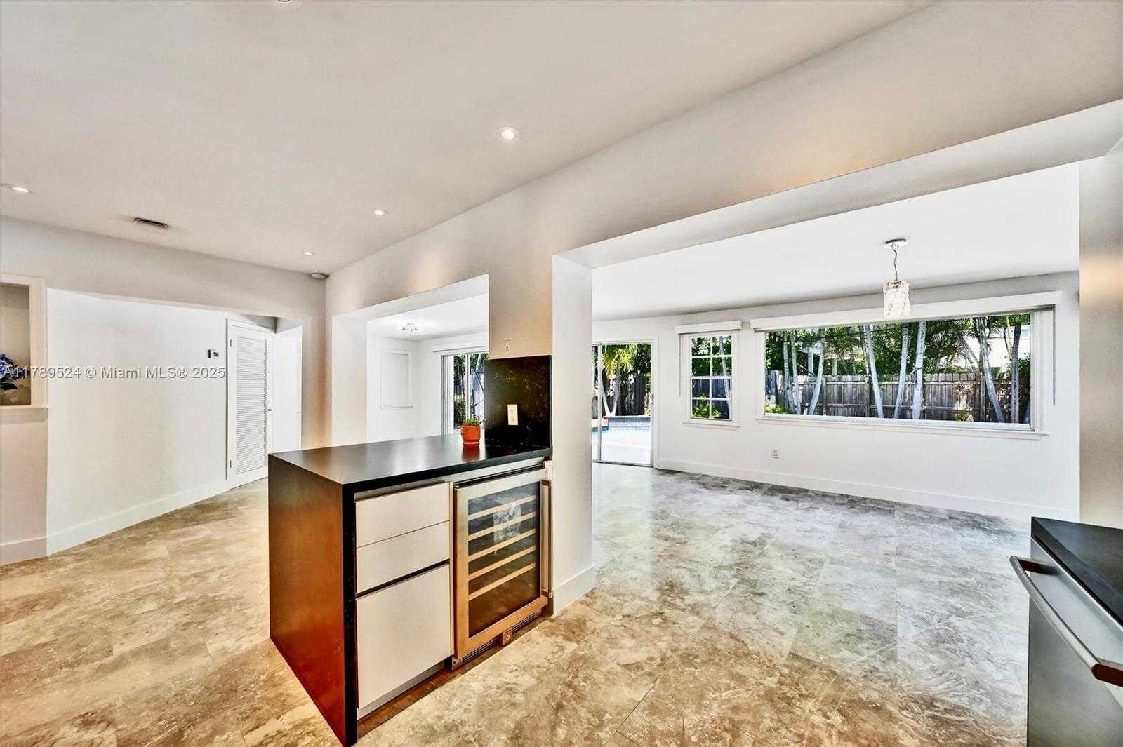 Small Image of 255 RIDGEWOOD RD, Key Biscayne Number 15
