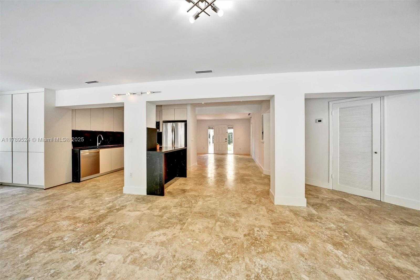 Small Image of 255 RIDGEWOOD RD, Key Biscayne Number 17