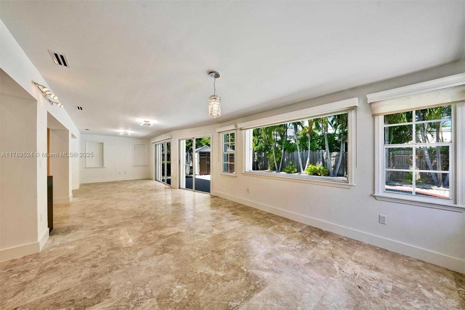Small Image of 255 RIDGEWOOD RD, Key Biscayne Number 20