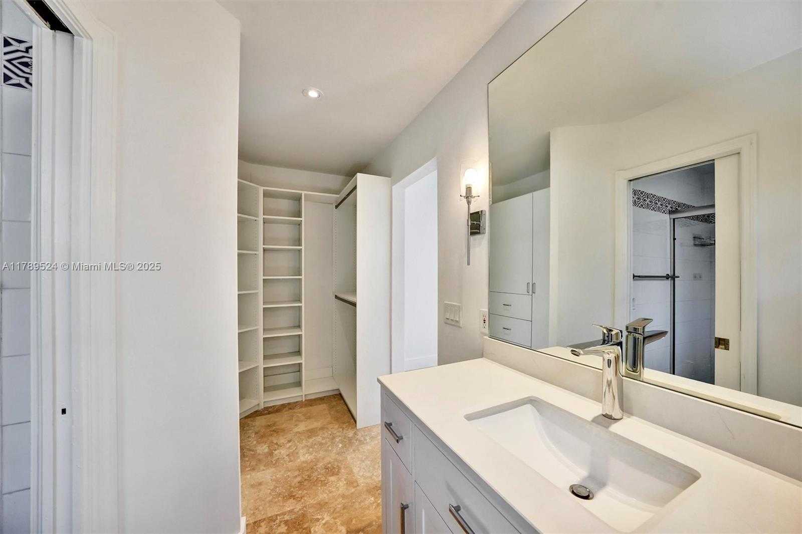 Small Image of 255 RIDGEWOOD RD, Key Biscayne Number 27