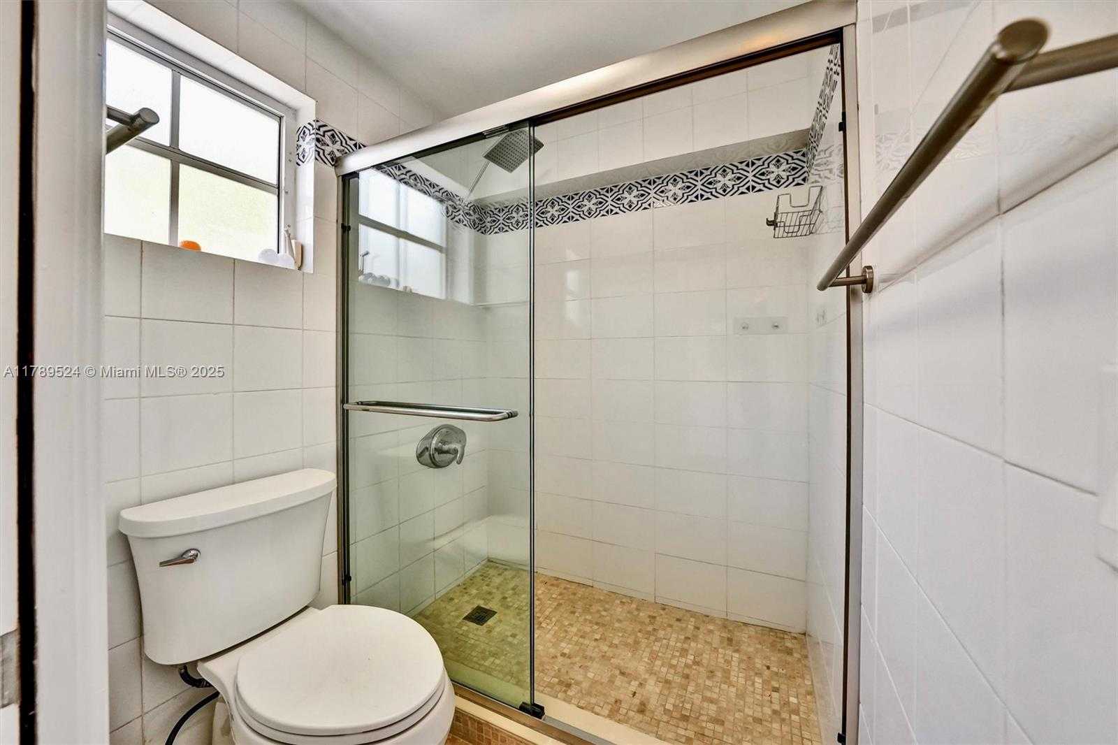 Small Image of 255 RIDGEWOOD RD, Key Biscayne Number 28