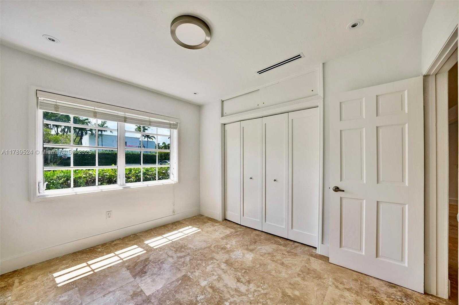 Small Image of 255 RIDGEWOOD RD, Key Biscayne Number 30