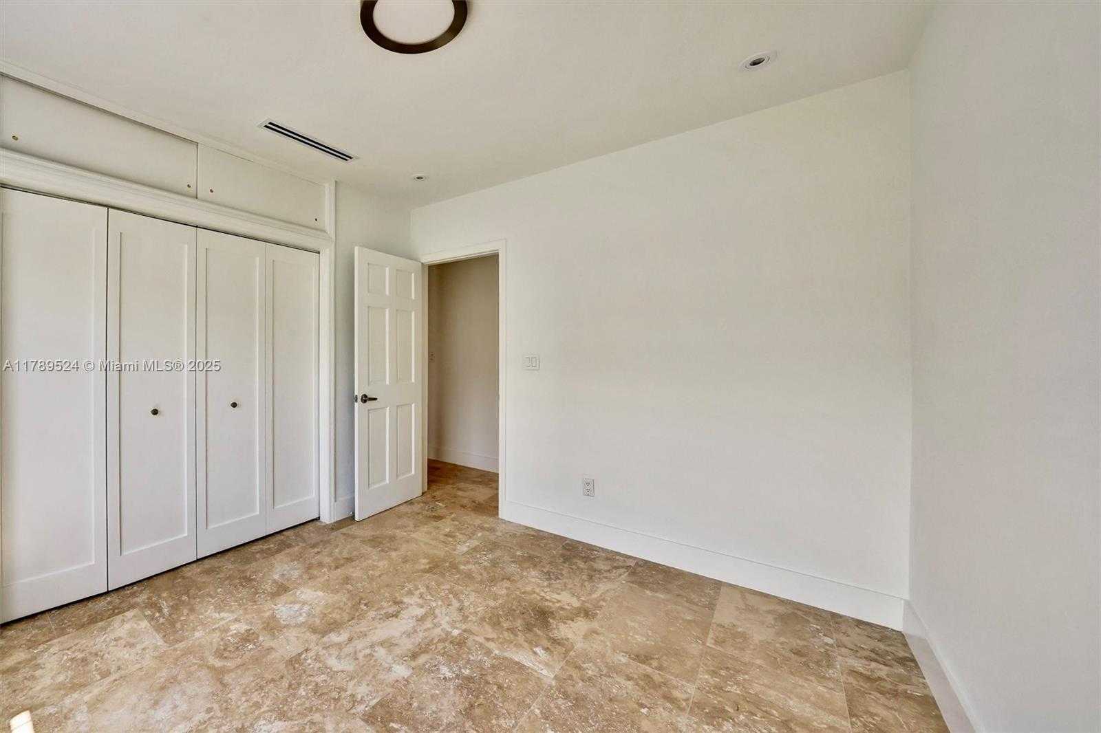 Small Image of 255 RIDGEWOOD RD, Key Biscayne Number 33