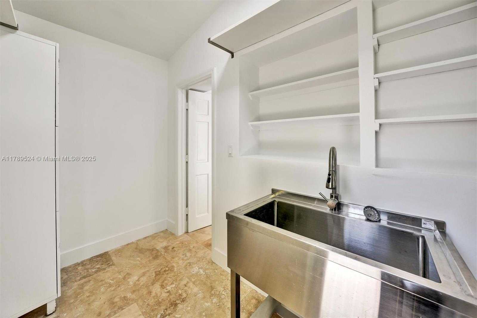 Small Image of 255 RIDGEWOOD RD, Key Biscayne Number 46
