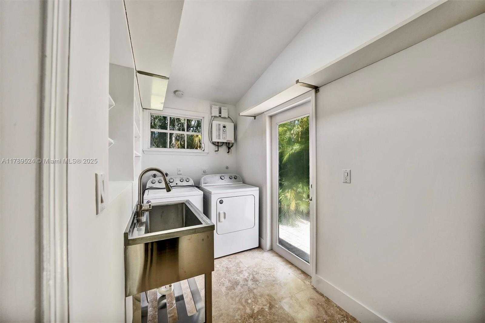 Small Image of 255 RIDGEWOOD RD, Key Biscayne Number 47