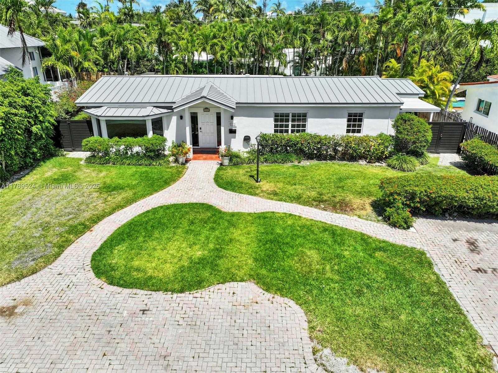 Small Image of 255 RIDGEWOOD RD, Key Biscayne Number 49