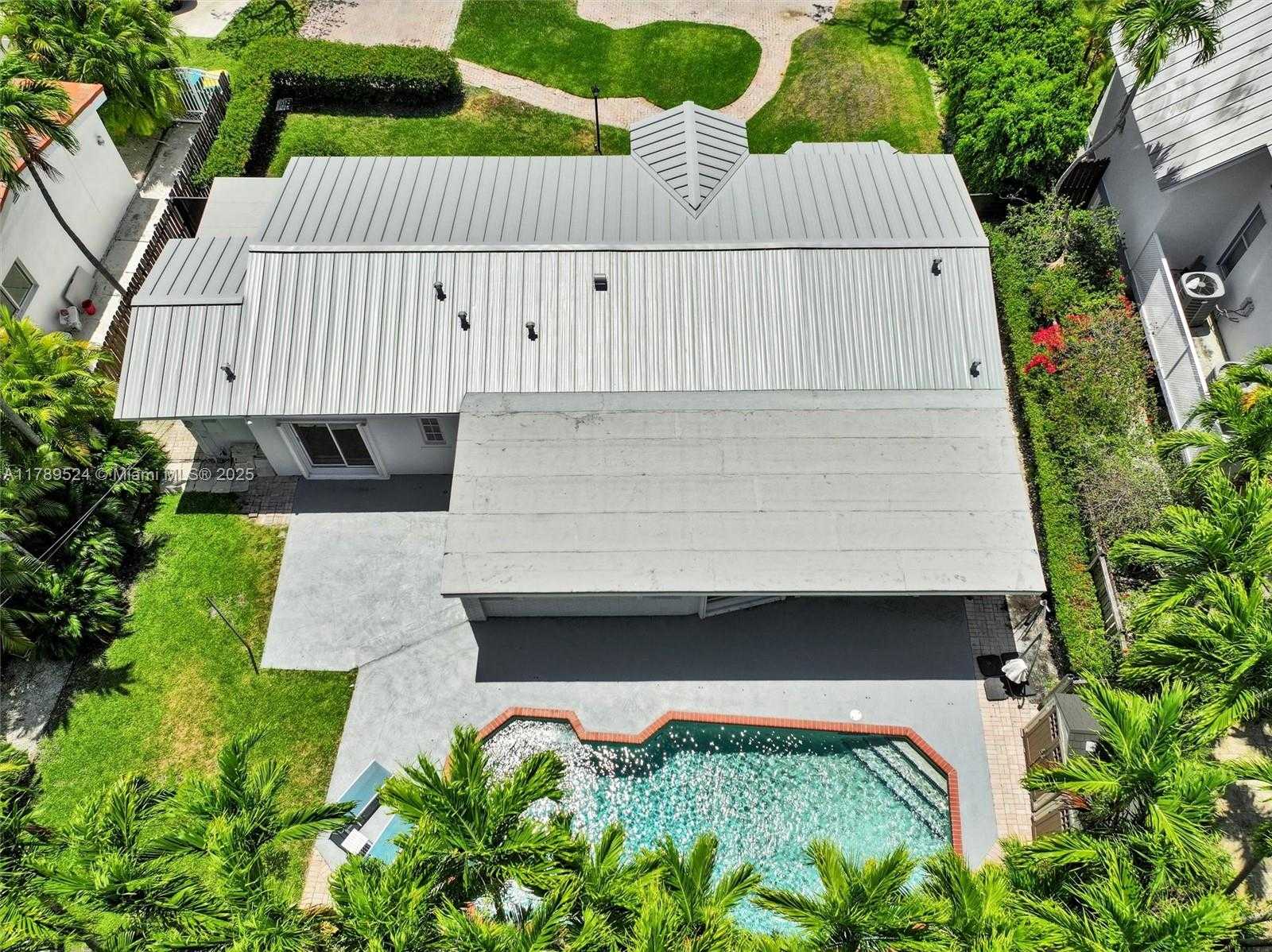 Small Image of 255 RIDGEWOOD RD, Key Biscayne Number 52