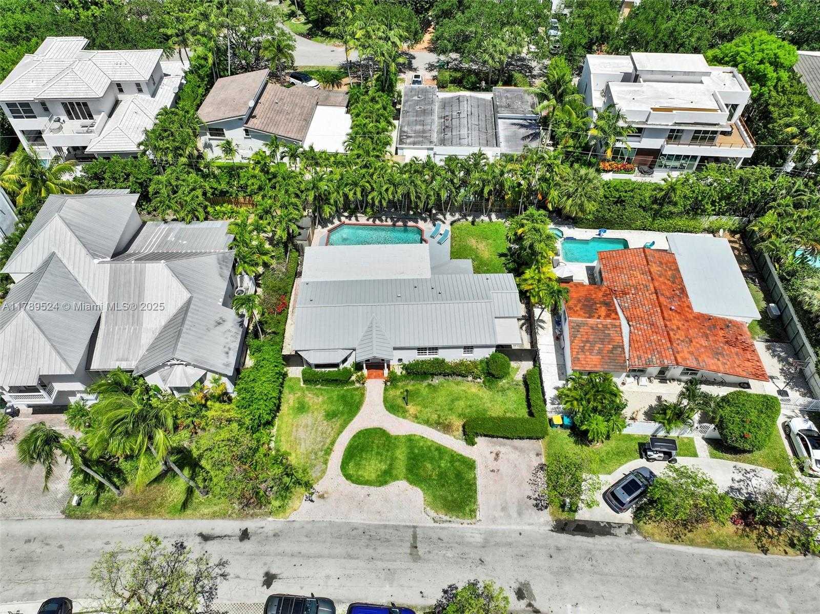 Small Image of 255 RIDGEWOOD RD, Key Biscayne Number 53