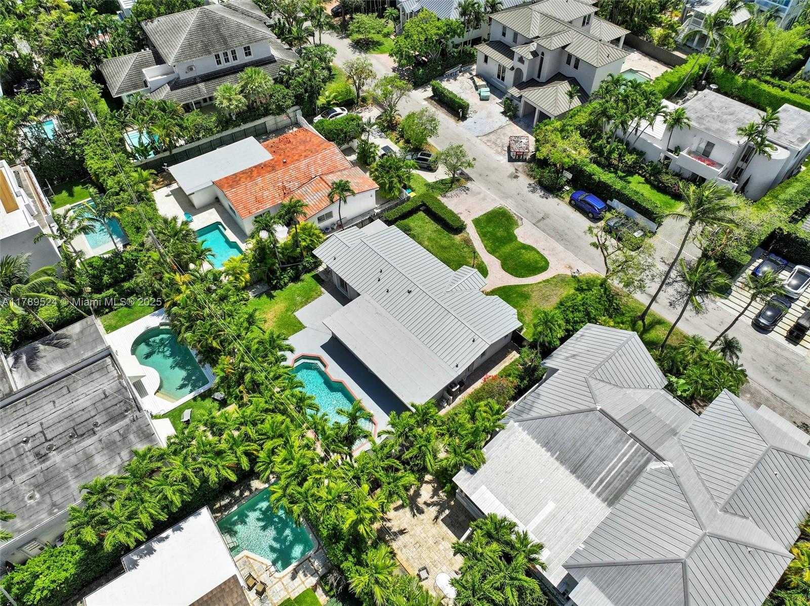 Small Image of 255 RIDGEWOOD RD, Key Biscayne Number 54