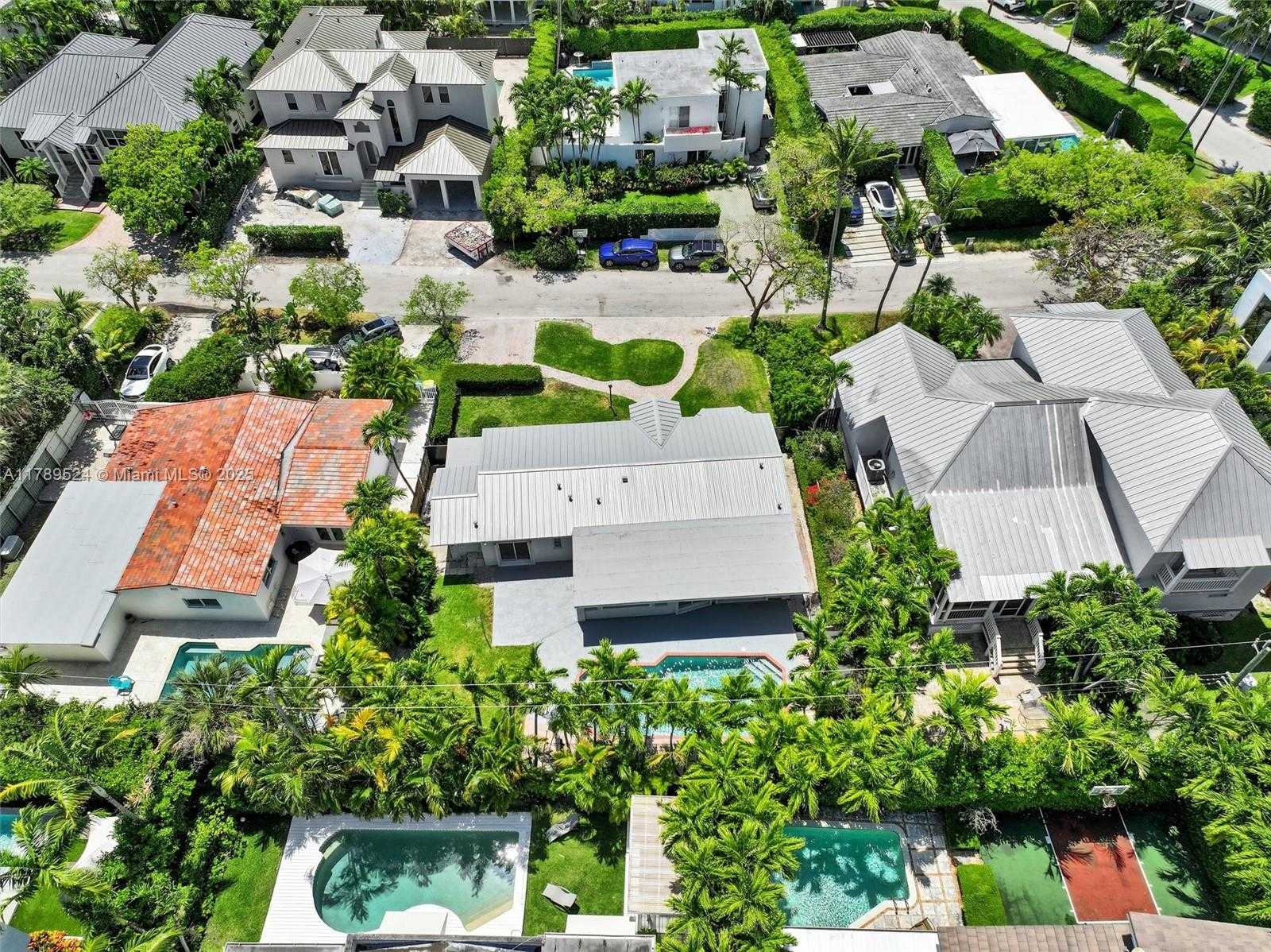 Small Image of 255 RIDGEWOOD RD, Key Biscayne Number 55