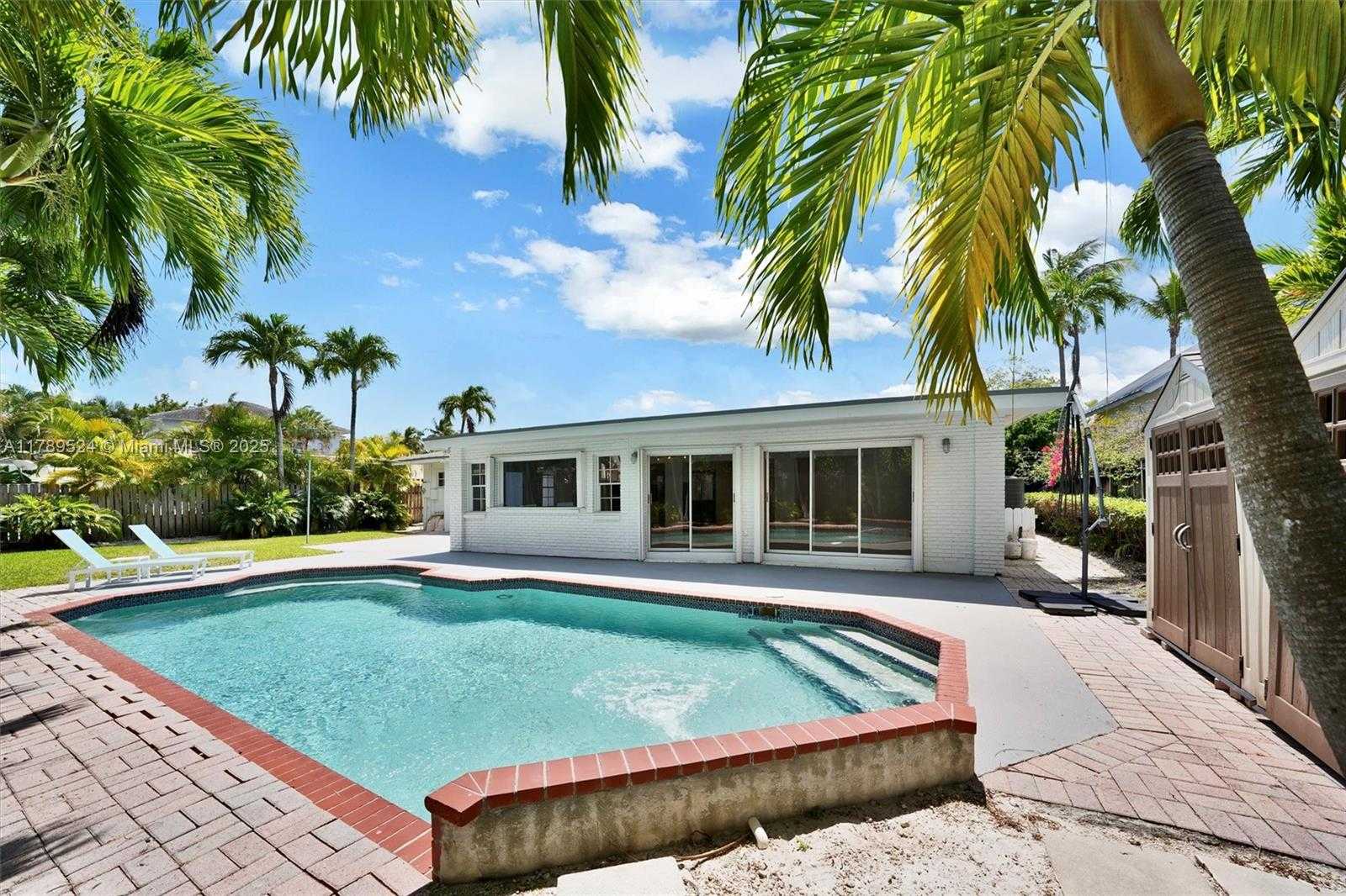 Small Image of 255 RIDGEWOOD RD, Key Biscayne Number 8