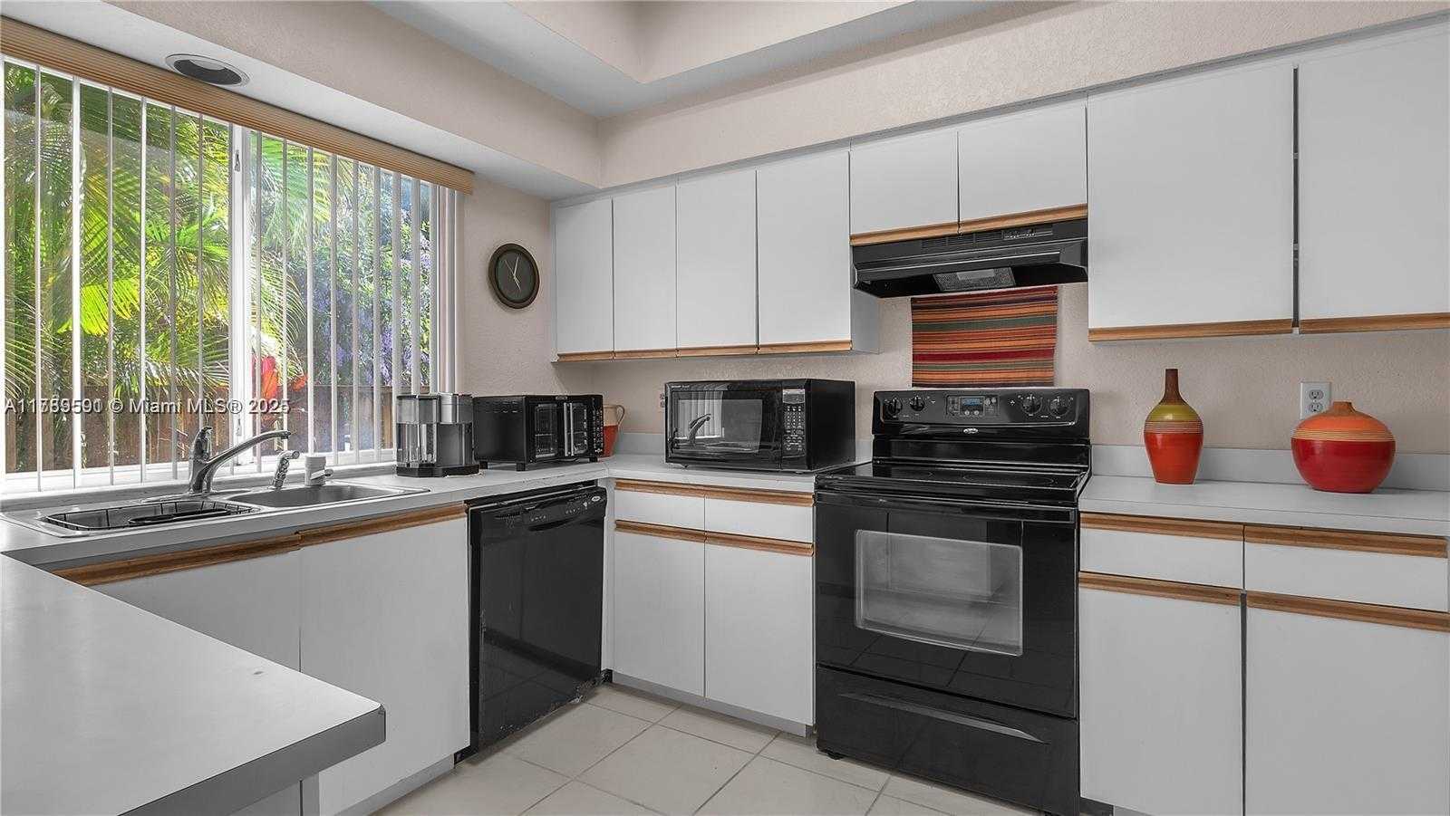 Small Image of 10132 NORTH WEST 4TH, Plantation Number 16