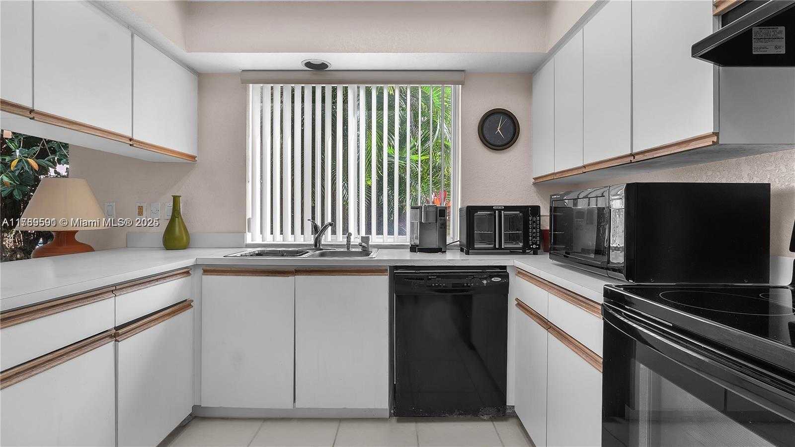 Small Image of 10132 NORTH WEST 4TH, Plantation Number 18