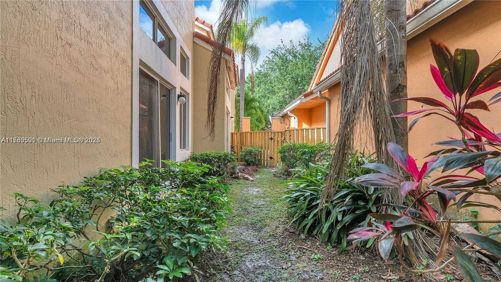 Small Image of 10132 NORTH WEST 4TH, Plantation Number 35
