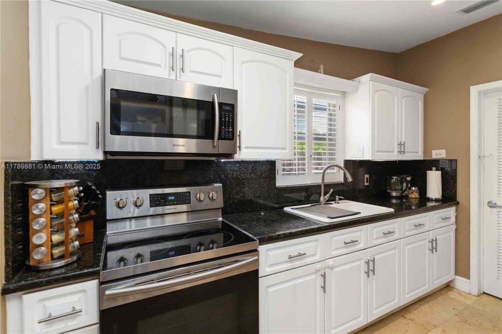 Small Image of 2543 MARATHON LN, Fort Lauderdale Number 10