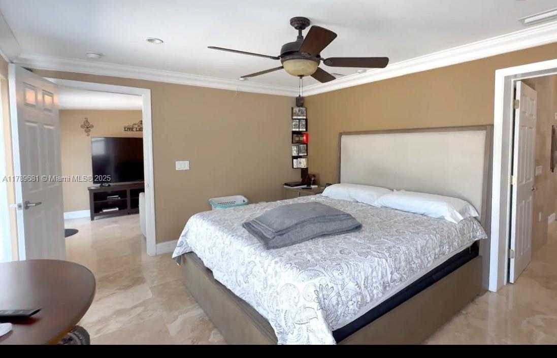 Small Image of 2543 MARATHON LN, Fort Lauderdale Number 11