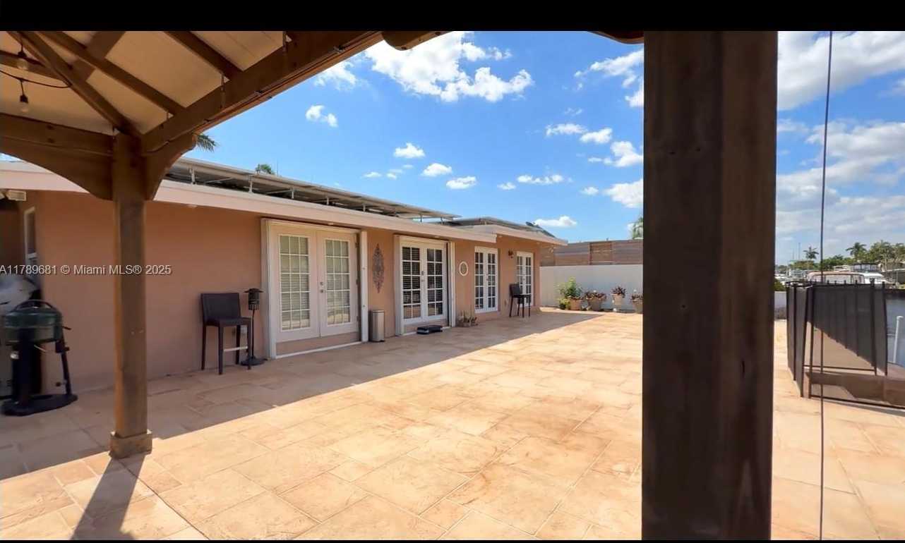 Small Image of 2543 MARATHON LN, Fort Lauderdale Number 24