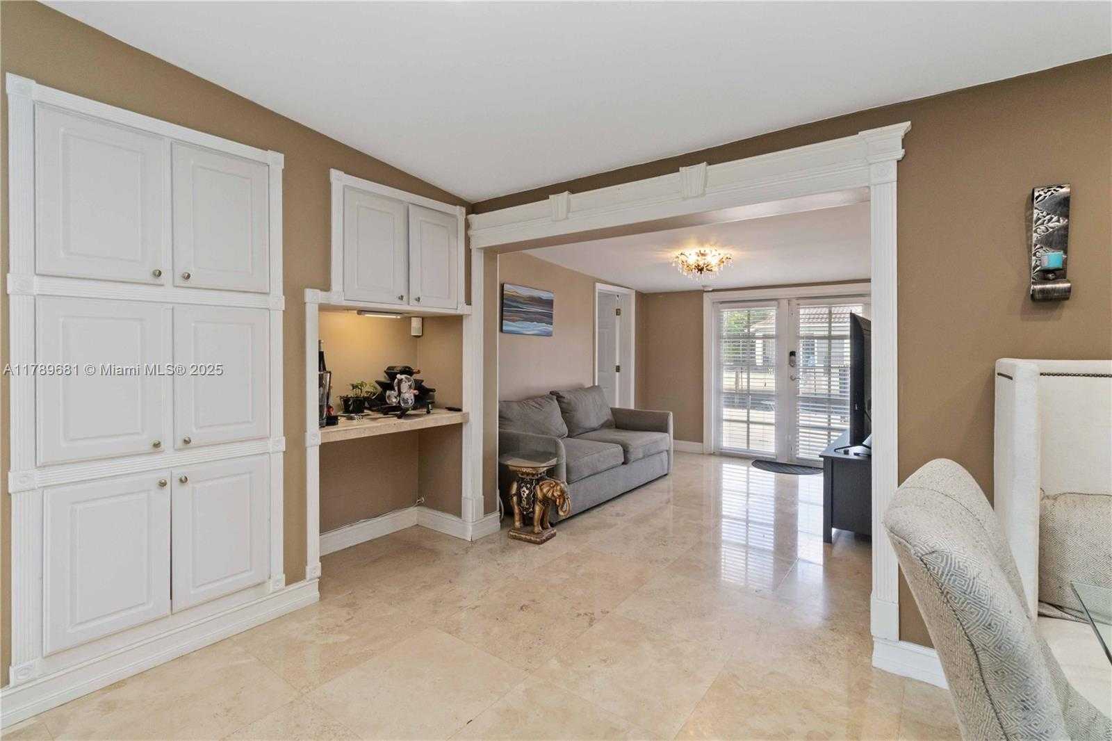 Small Image of 2543 MARATHON LN, Fort Lauderdale Number 7