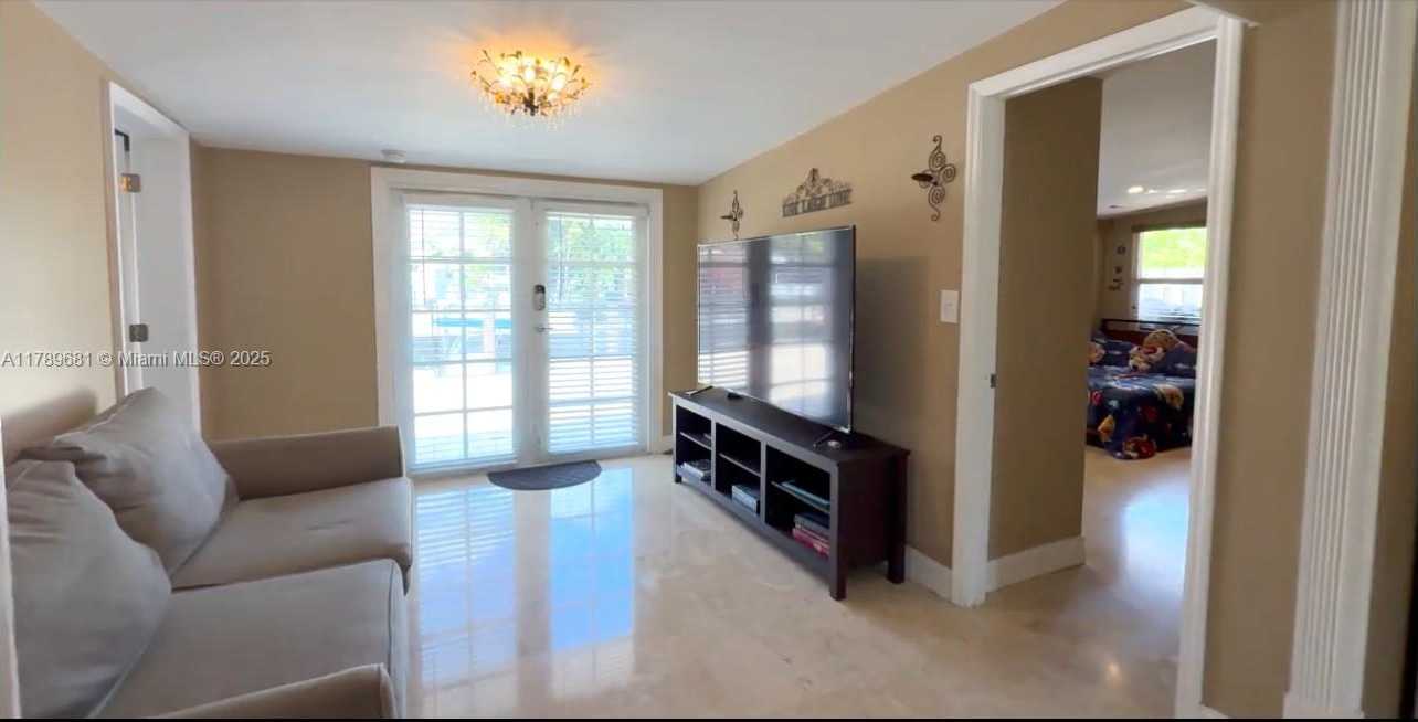 Small Image of 2543 MARATHON LN, Fort Lauderdale Number 9