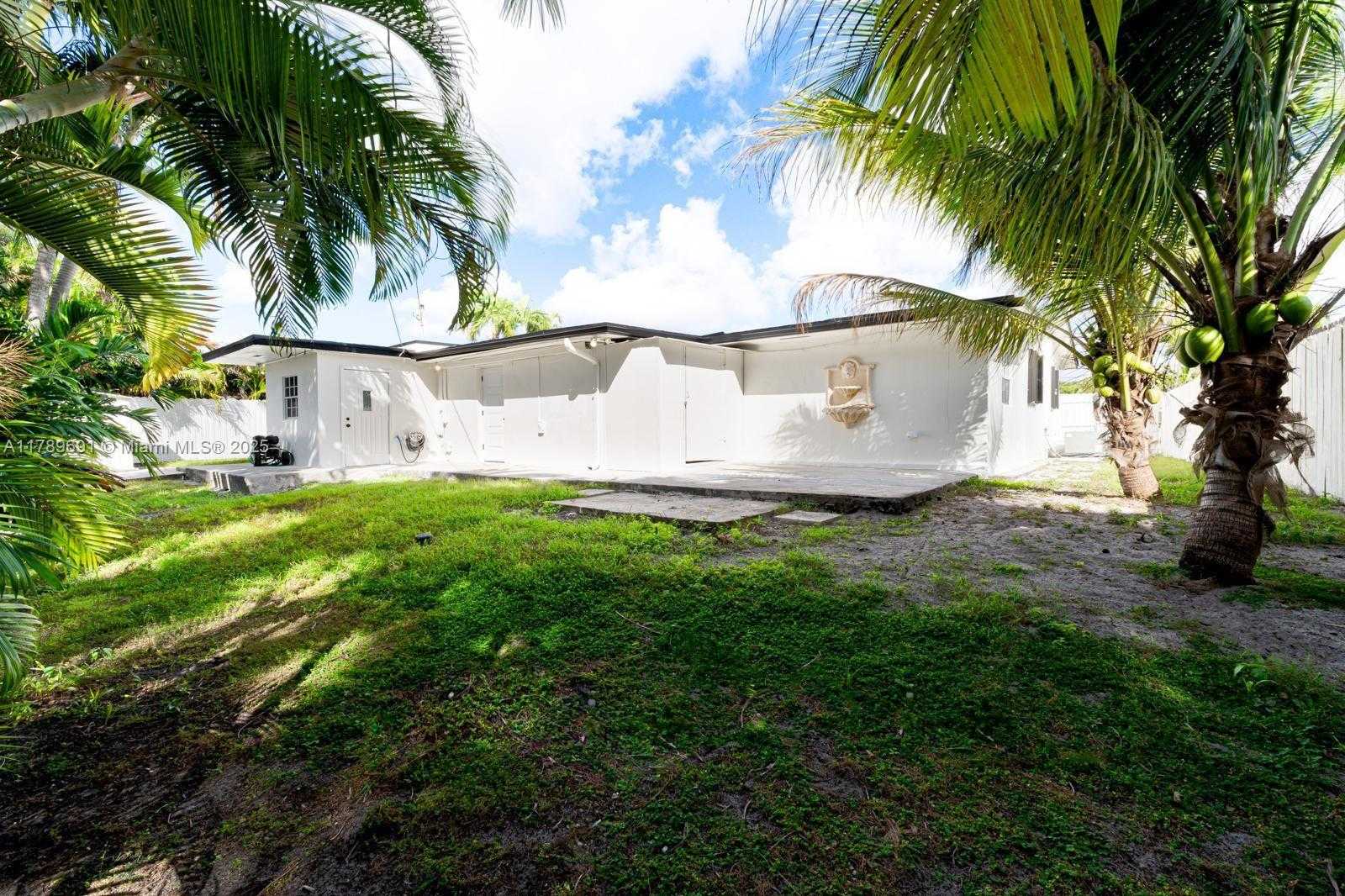 Small Image of Hialeah Number 28