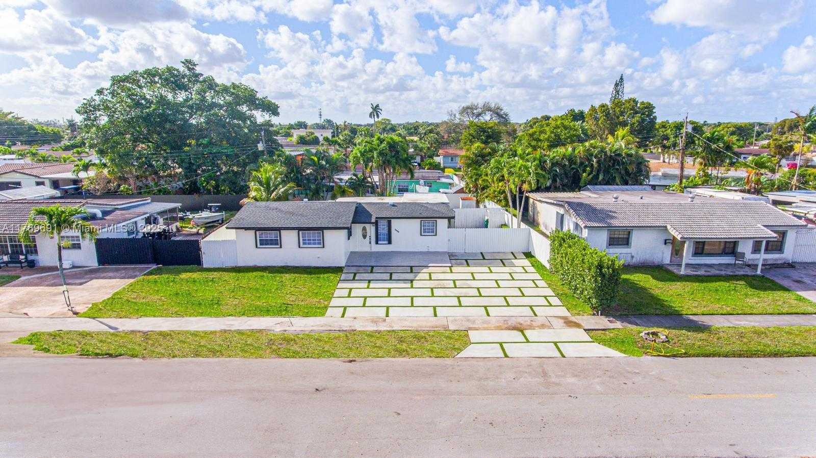 Small Image of Hialeah Number 30