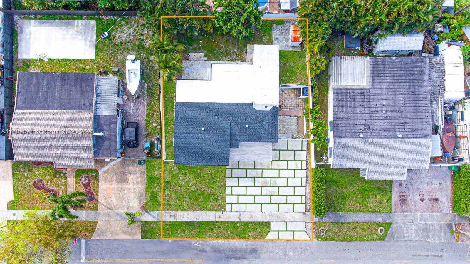 Small Image of Hialeah Number 32