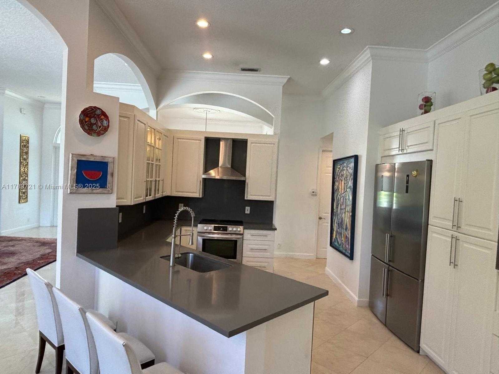 Small Image of 320 WINDMILL PALM AVE, Plantation Number 13