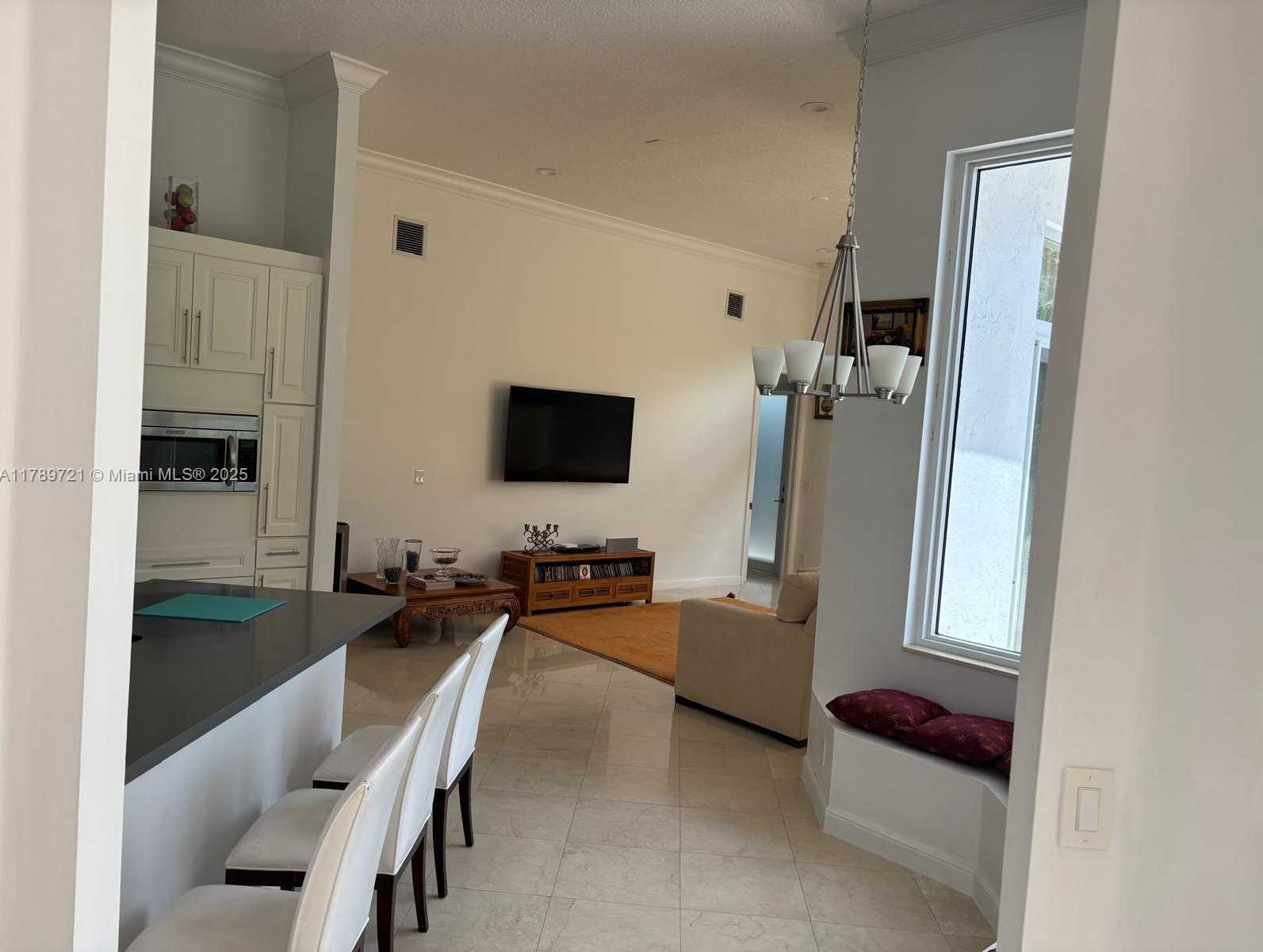 Small Image of 320 WINDMILL PALM AVE, Plantation Number 14
