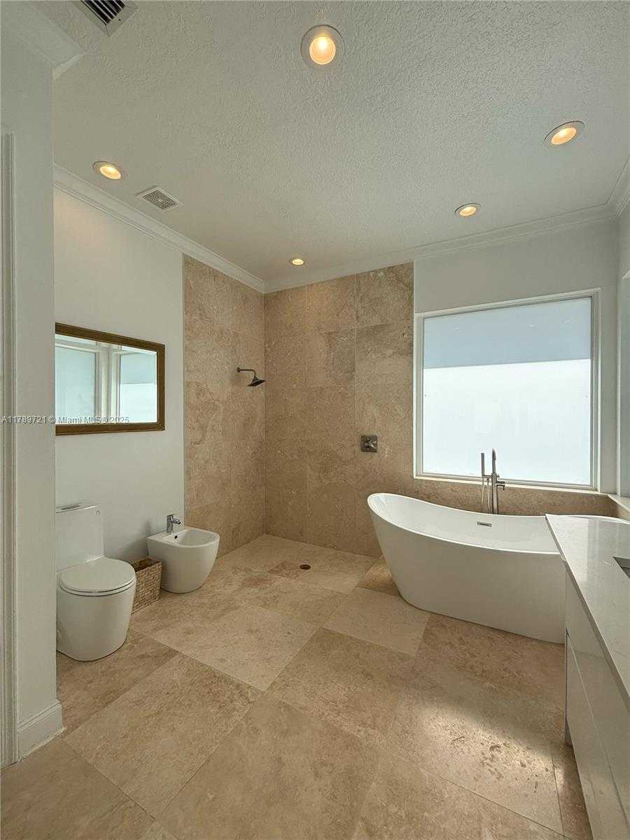Small Image of 320 WINDMILL PALM AVE, Plantation Number 17