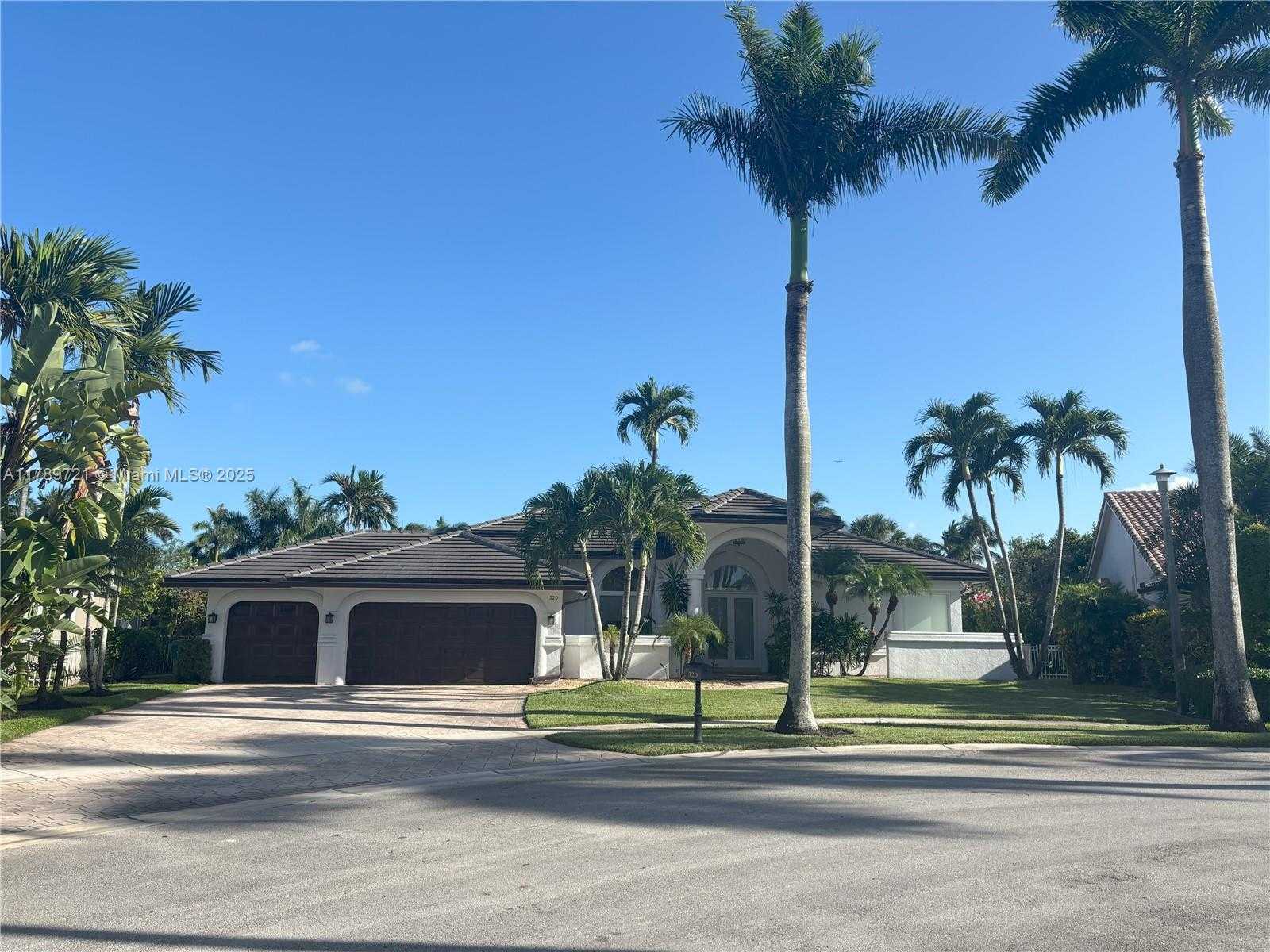 Small Image of 320 WINDMILL PALM AVE, Plantation Number 2