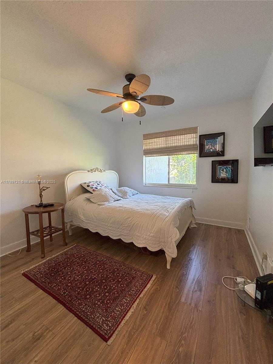 Small Image of 320 WINDMILL PALM AVE, Plantation Number 21