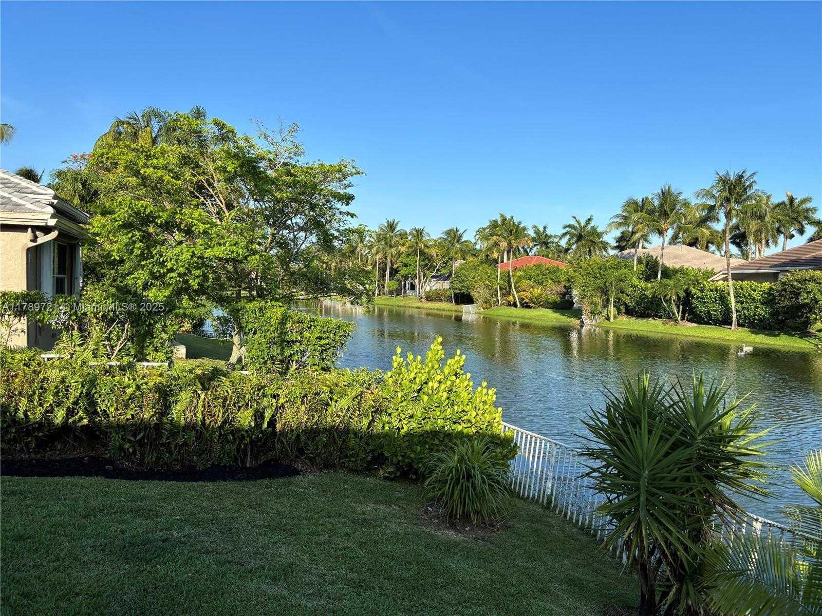Small Image of 320 WINDMILL PALM AVE, Plantation Number 28