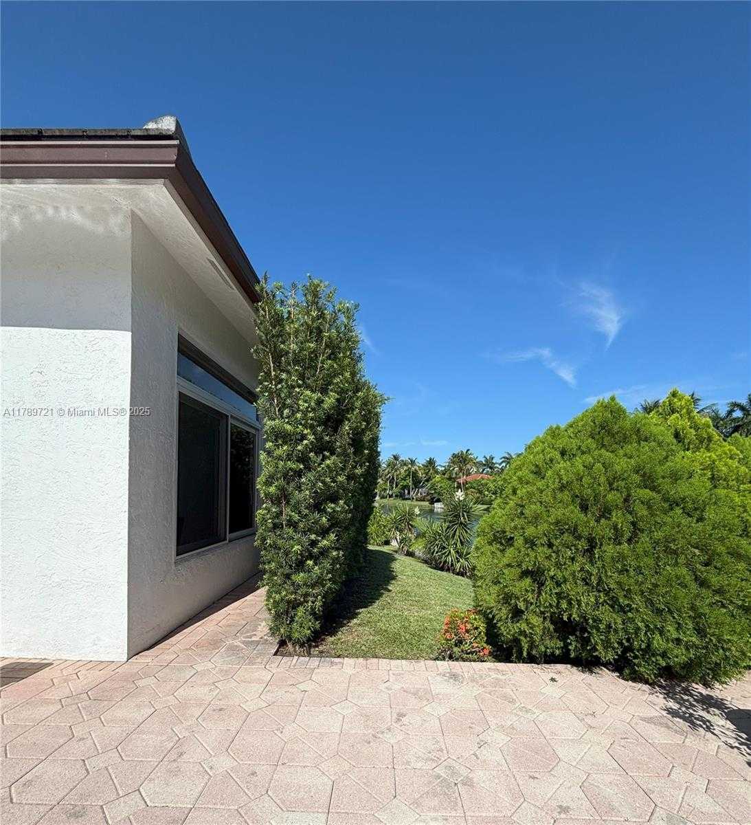Small Image of 320 WINDMILL PALM AVE, Plantation Number 40