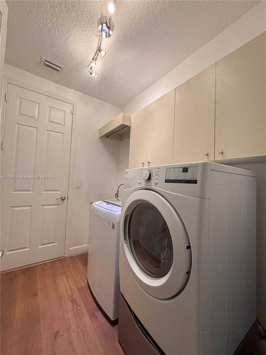 Small Image of 320 WINDMILL PALM AVE, Plantation Number 48