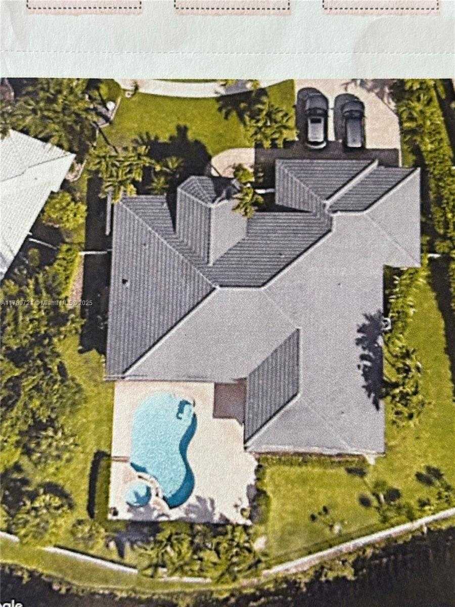 Small Image of 320 WINDMILL PALM AVE, Plantation Number 49