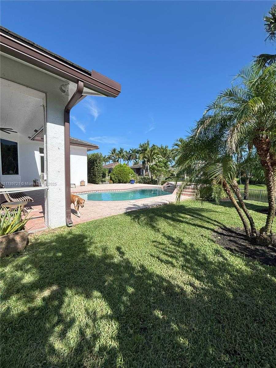 Small Image of 320 WINDMILL PALM AVE, Plantation Number 56