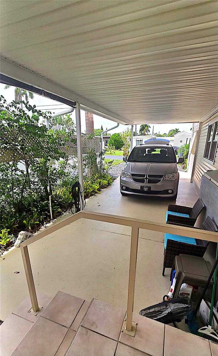 Small Image of 4208 SOUTH SHADY LN, Boynton Beach Number 3
