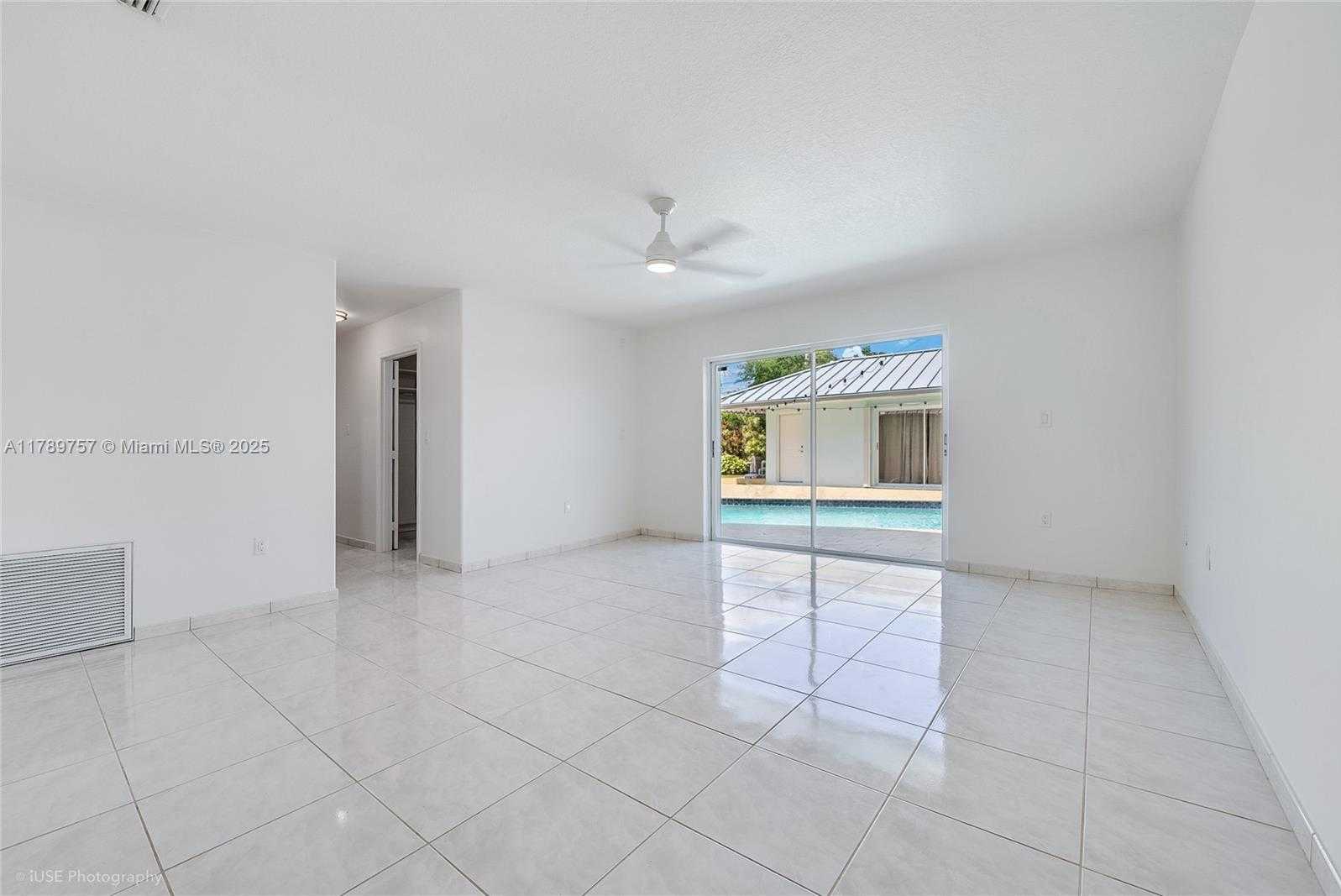 Small Image of 8400 SOUTH WEST 184TH LN, Cutler Bay Number 10