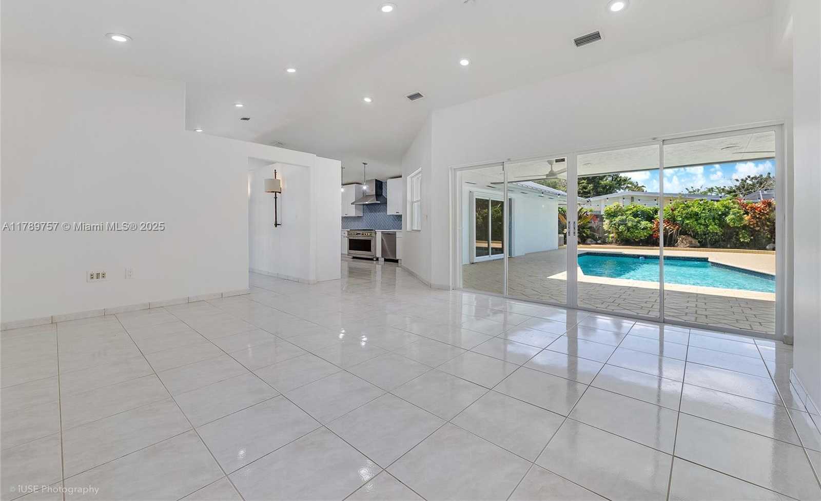 Small Image of 8400 SOUTH WEST 184TH LN, Cutler Bay Number 3