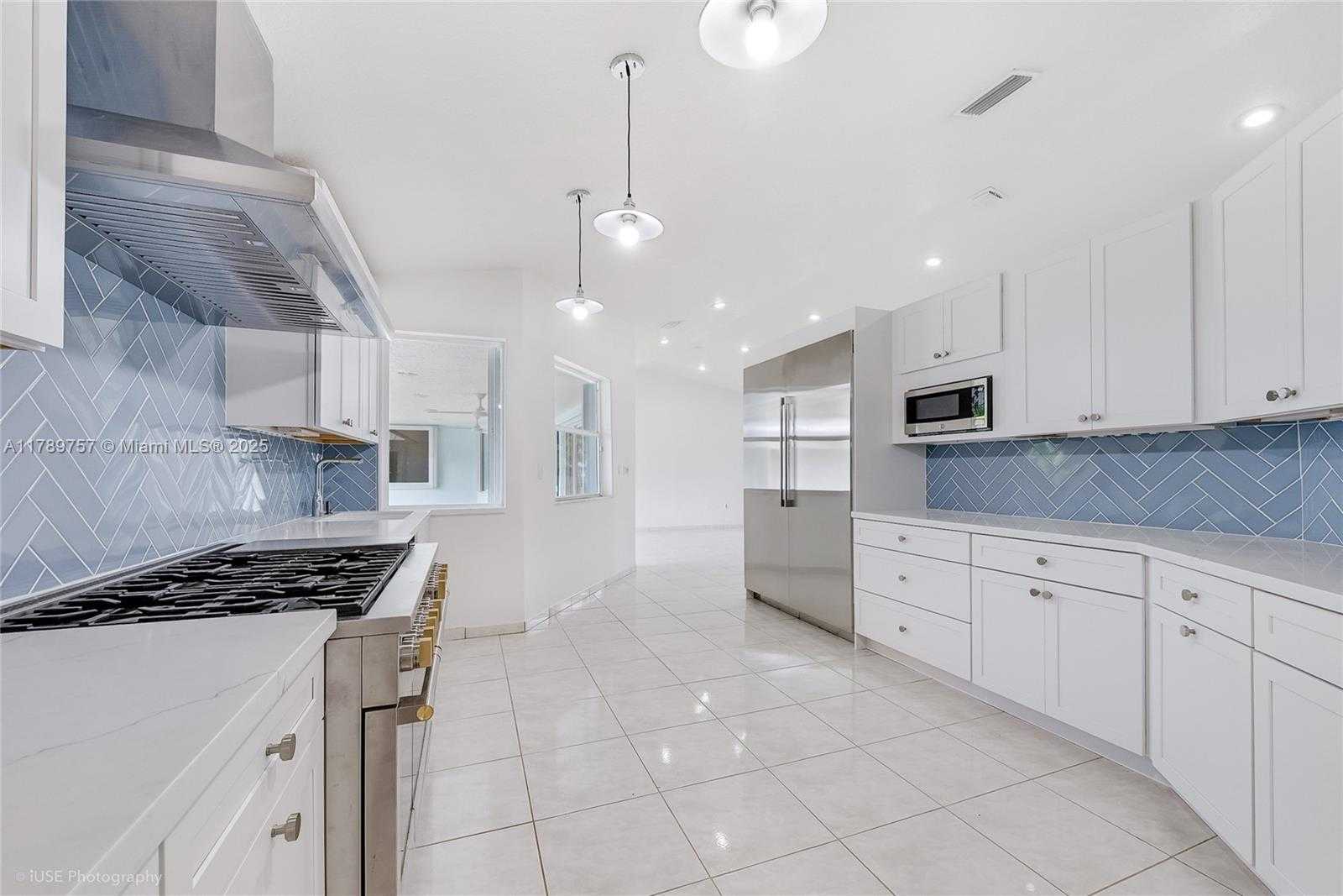 Small Image of 8400 SOUTH WEST 184TH LN, Cutler Bay Number 7