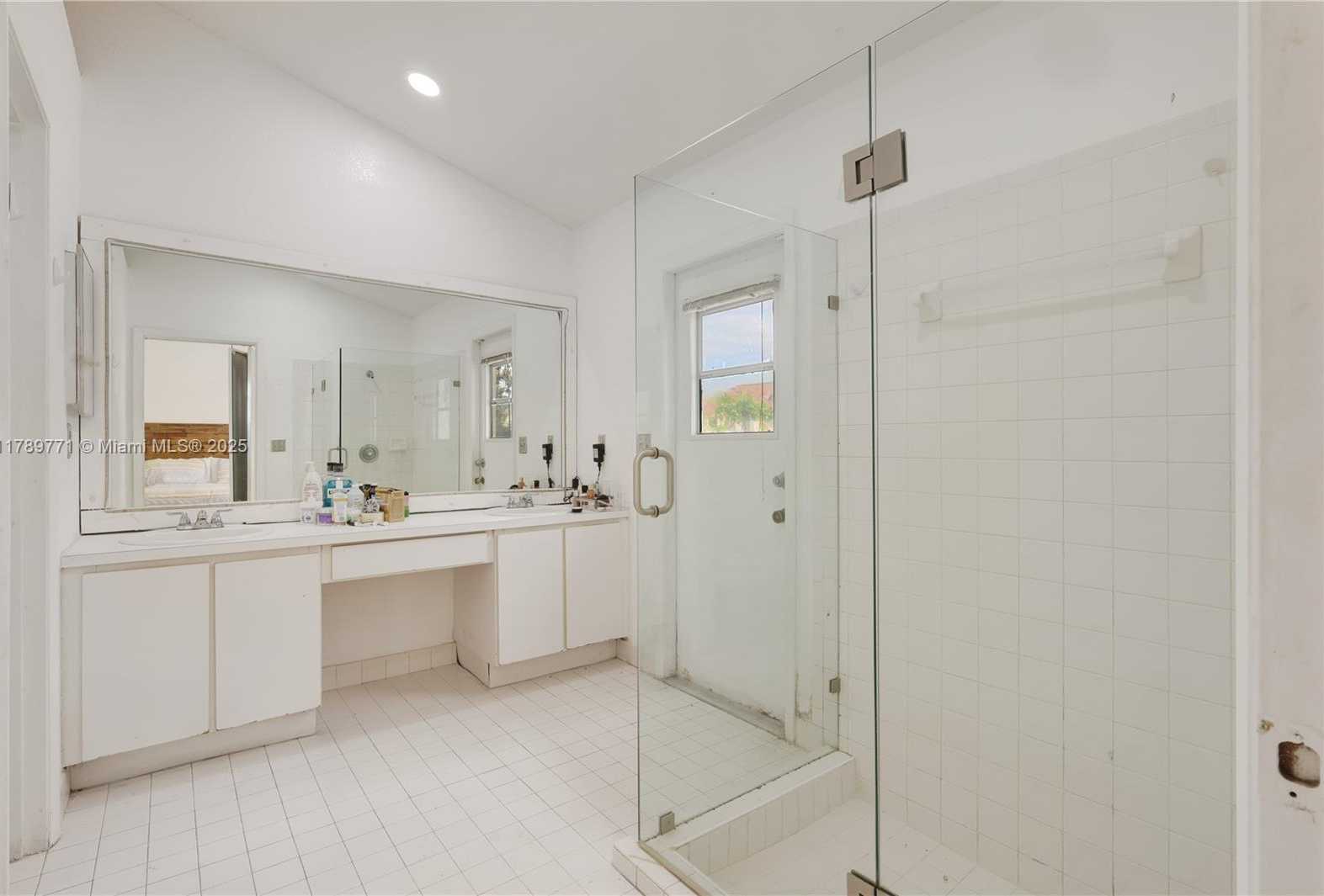 Small Image of 9441 CHELSEA DR, Miramar Number 20