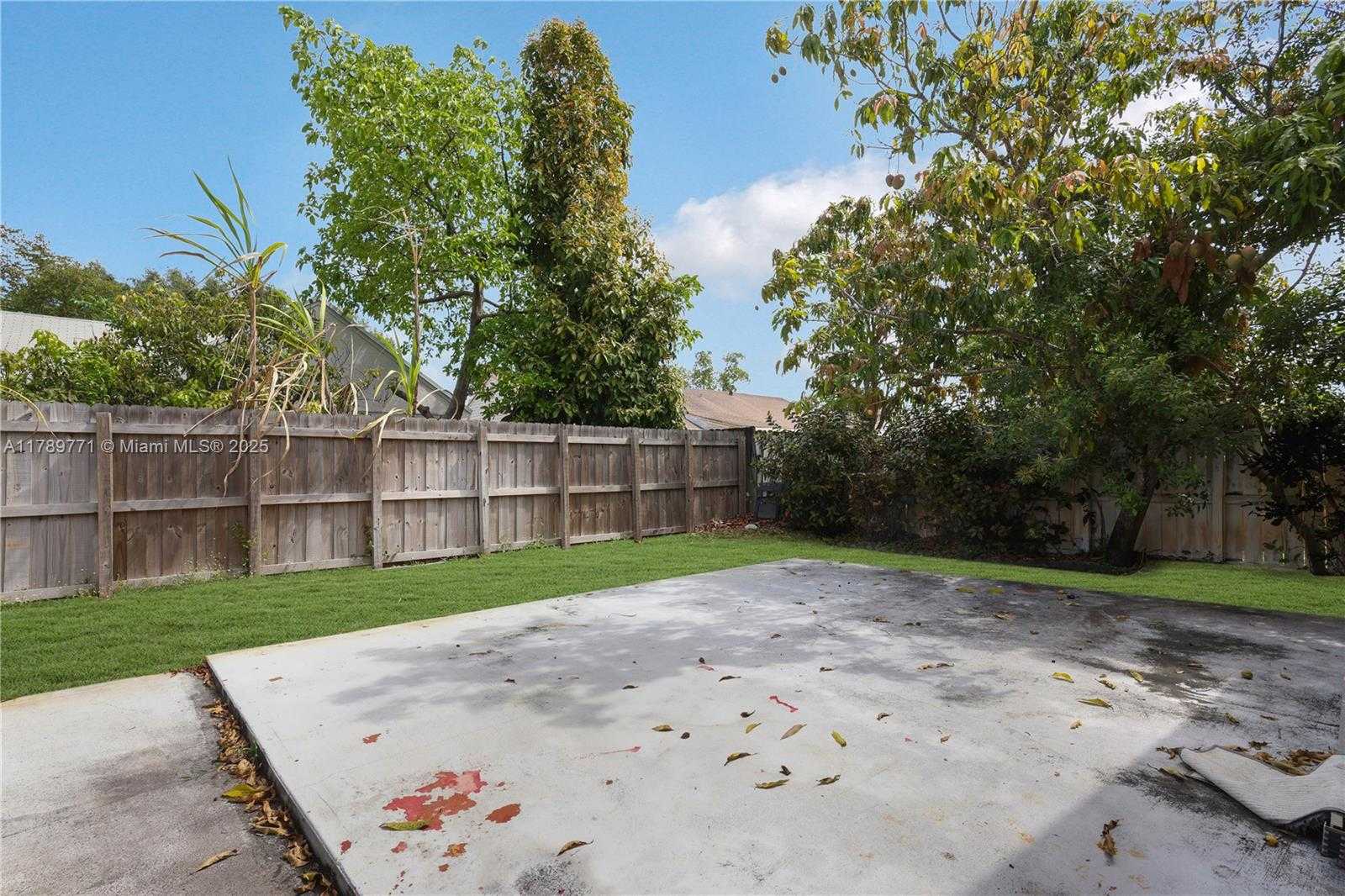Small Image of 9441 CHELSEA DR, Miramar Number 25