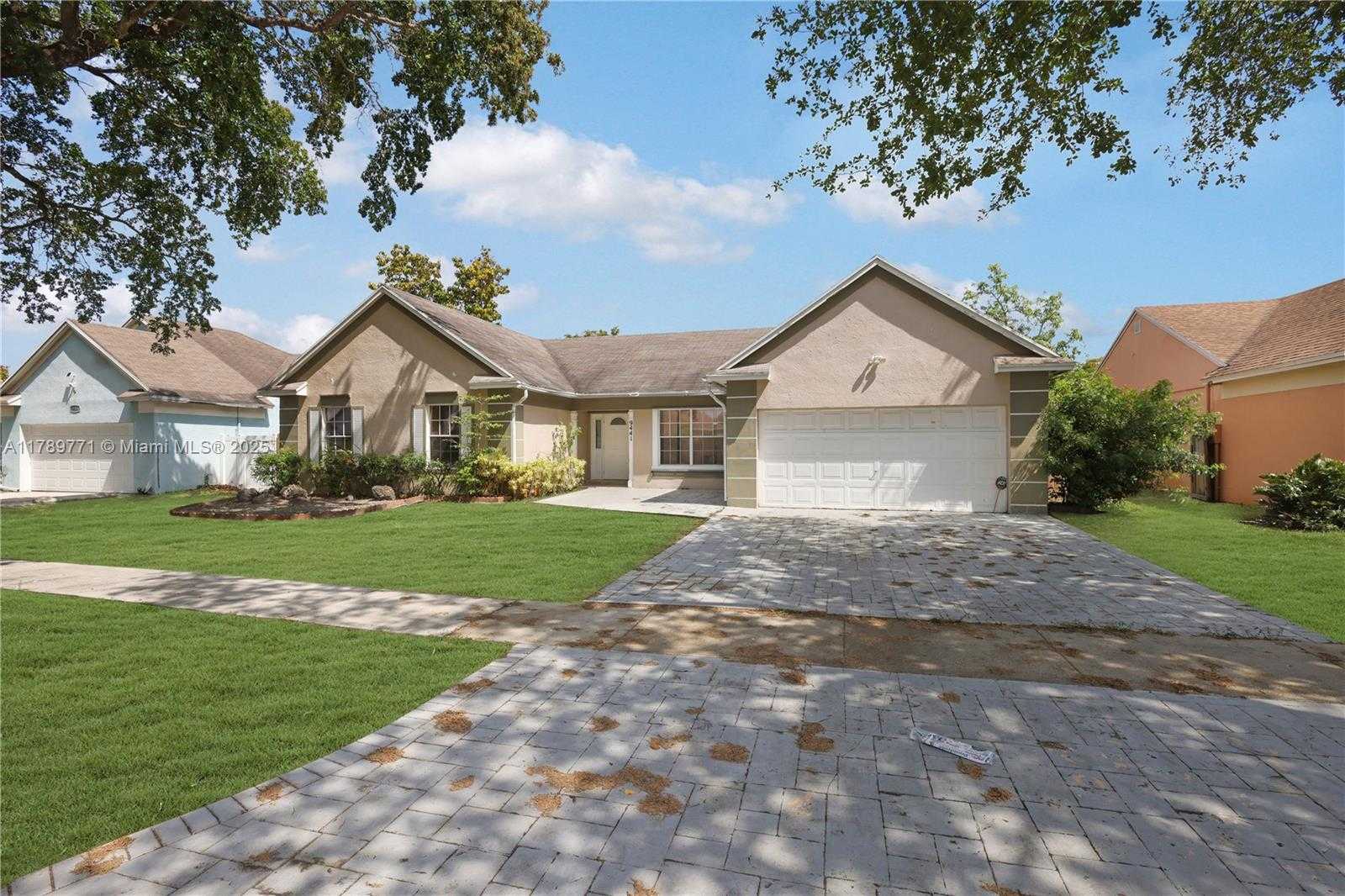 Small Image of 9441 CHELSEA DR, Miramar Number 31