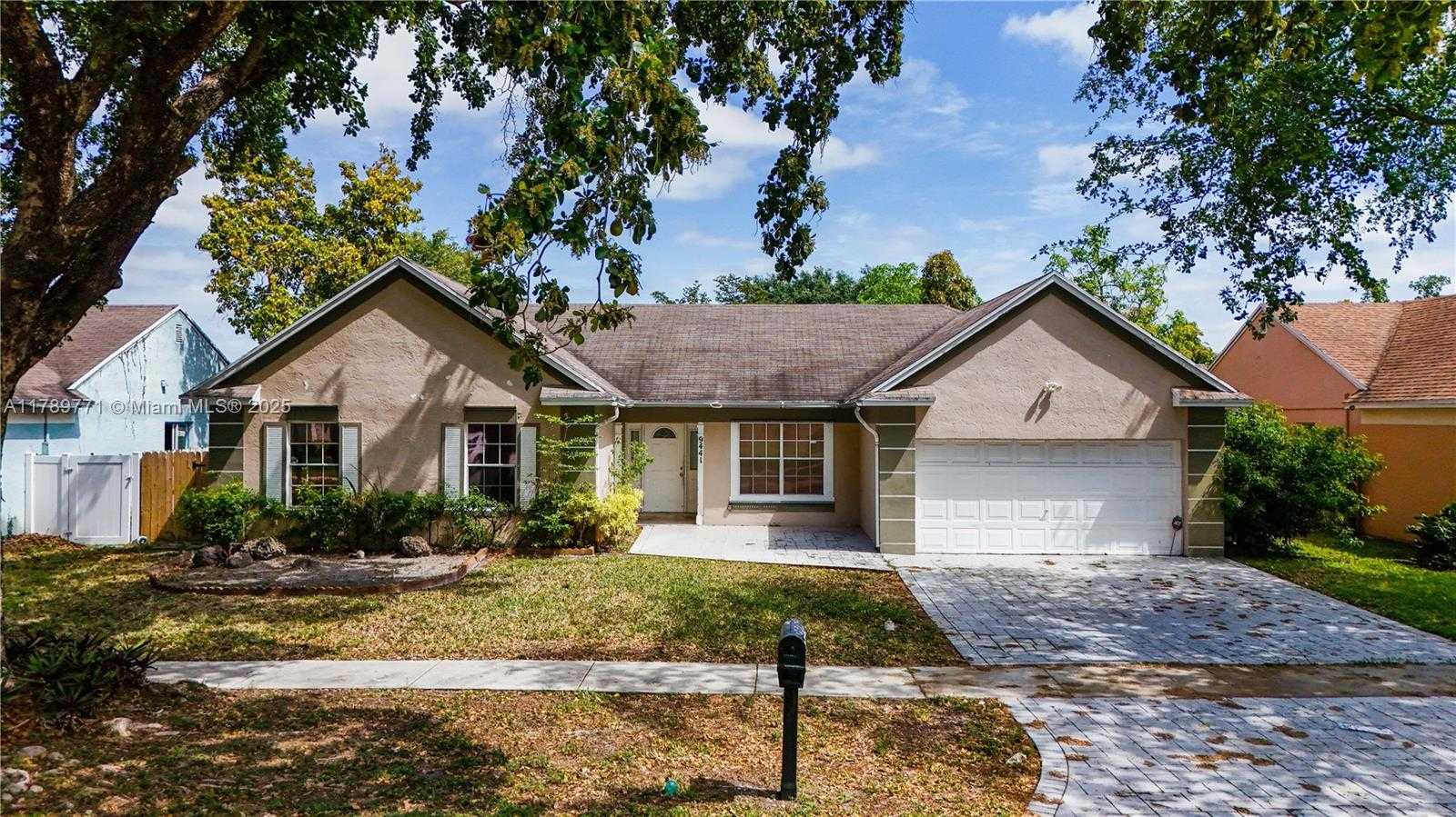 Small Image of 9441 CHELSEA DR, Miramar Number 32