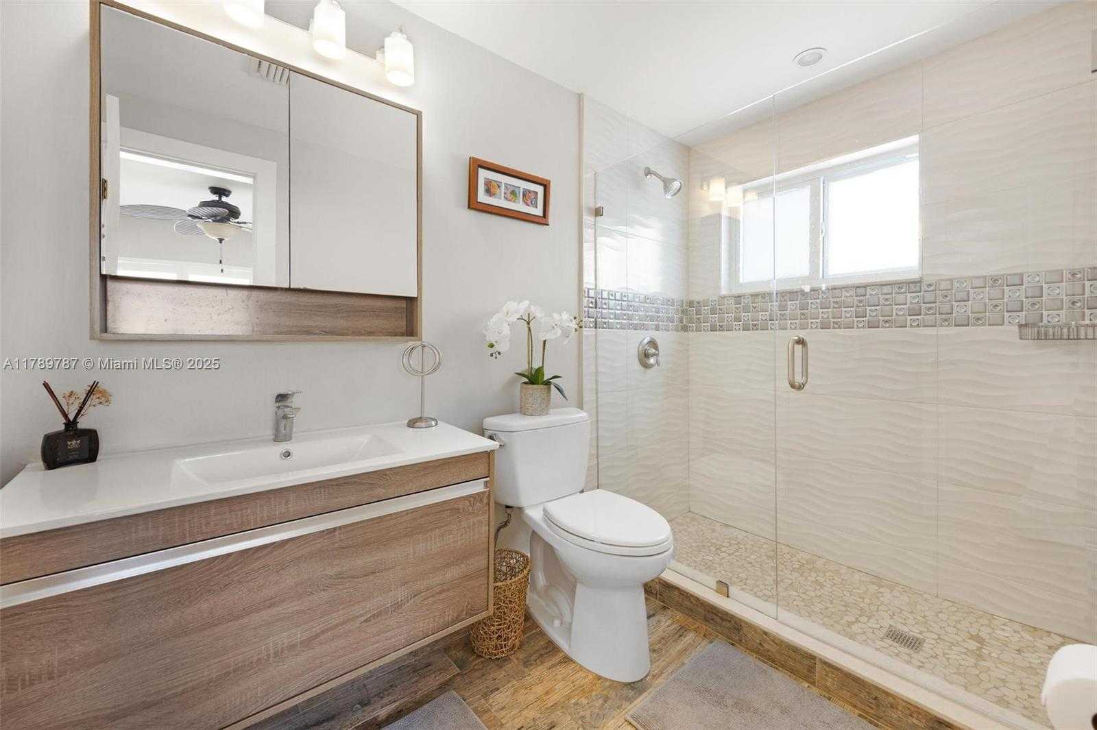 Small Image of 202 ATLANTIC BLVD, Key Largo Number 27